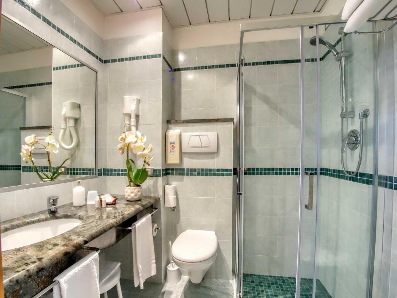 Triple Room with Sea View image 3