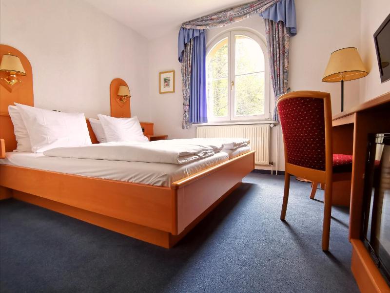 Double Room image 4