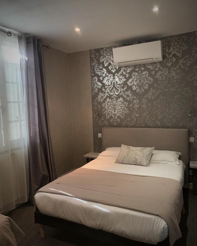 Triple Room with Shower image 1