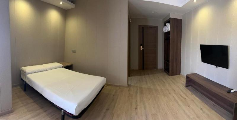 Family Room image 4