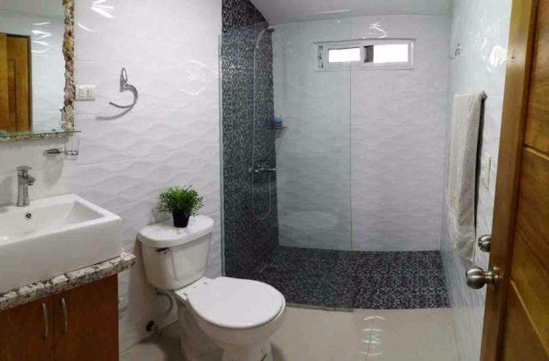 Fully Equipped New 2br Apt-dt2mins To The Beach - image 4