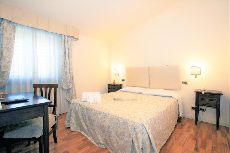 Standard Double Room image 1