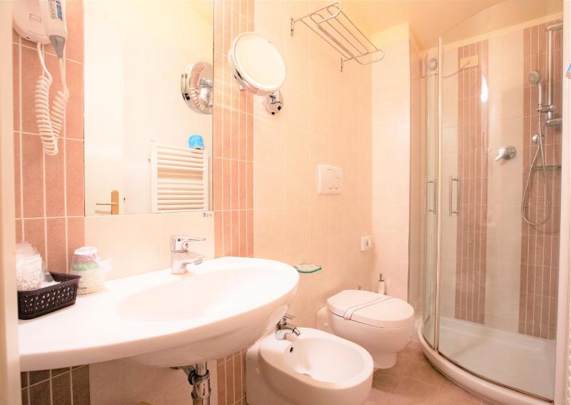 Standard Double Room image 4