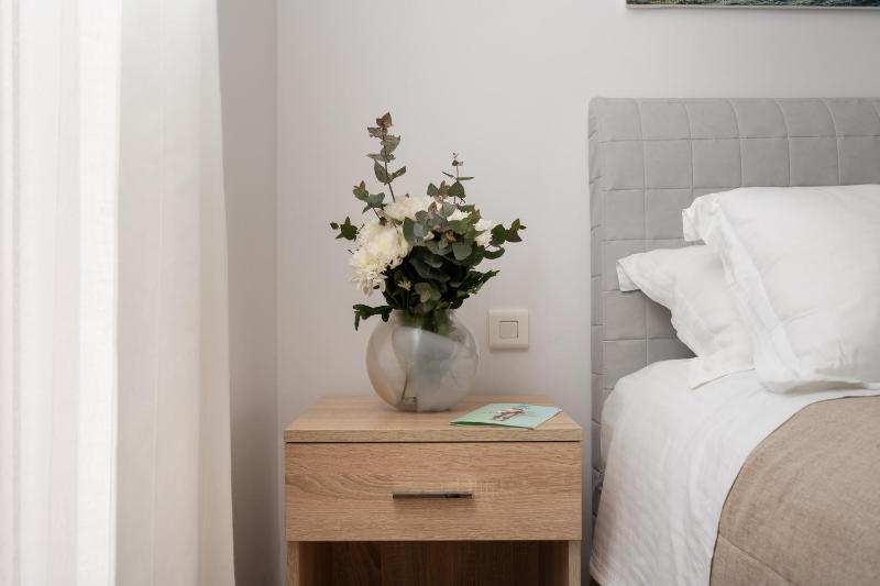 Superior Suite with Hot Tub image 3