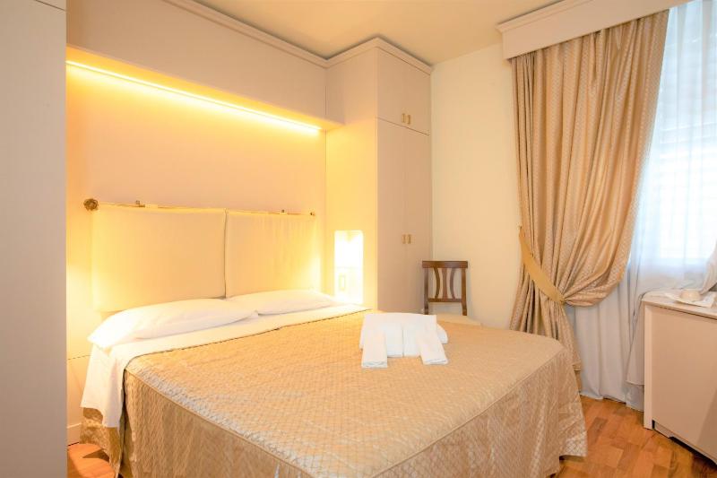 Superior Double Room image 3