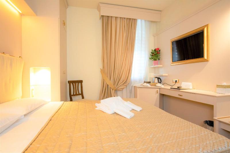 Superior Double Room image 2