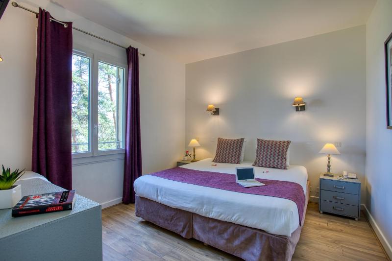 Standard Double or Twin Room image 3
