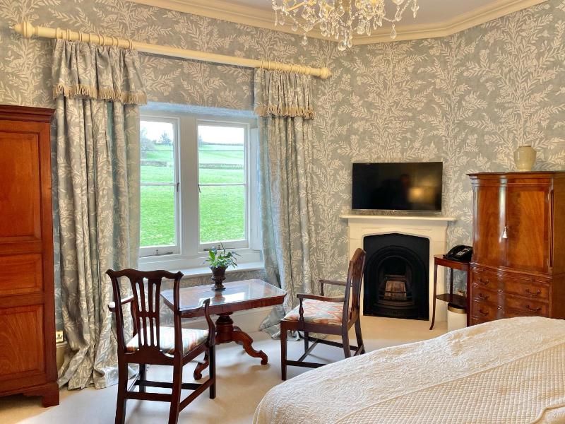 Superior Double or Twin Room image 3