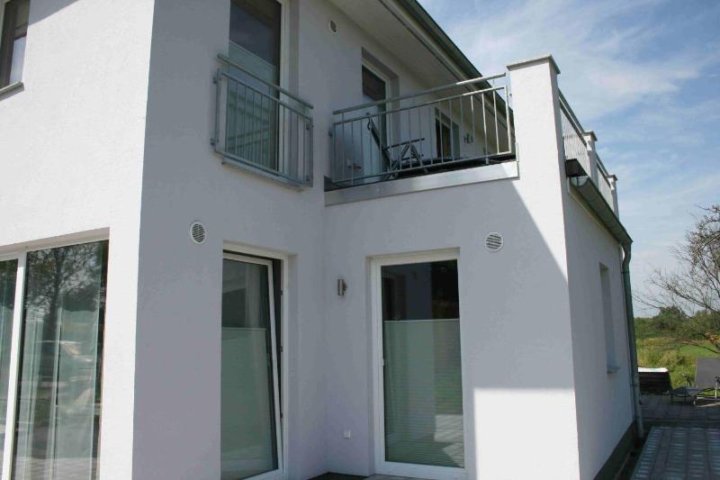 One-Bedroom Apartment with Balcony image 4