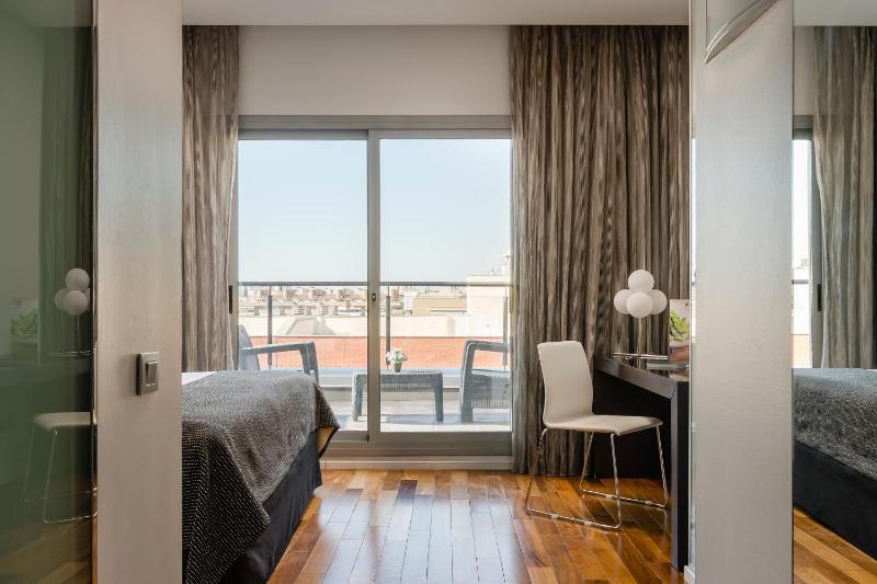 Double Room with Terrace image 4