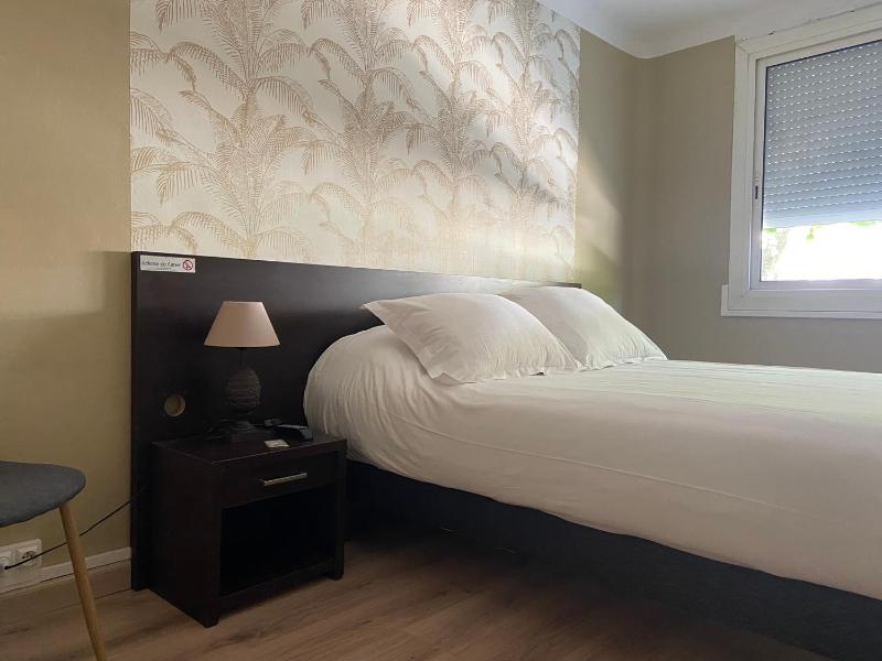 Standard Double Room image 2