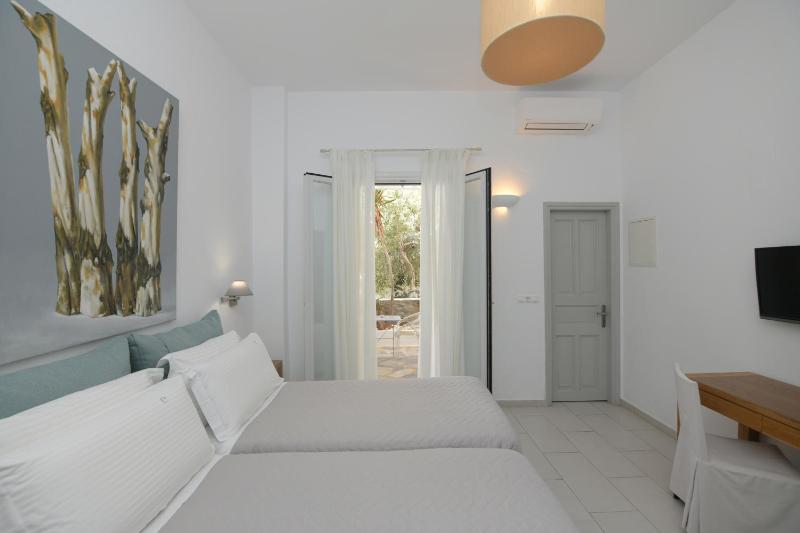 Standard Double Room image 4