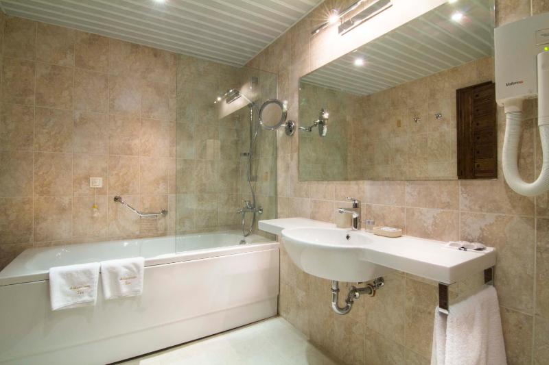 Junior Suite image 2