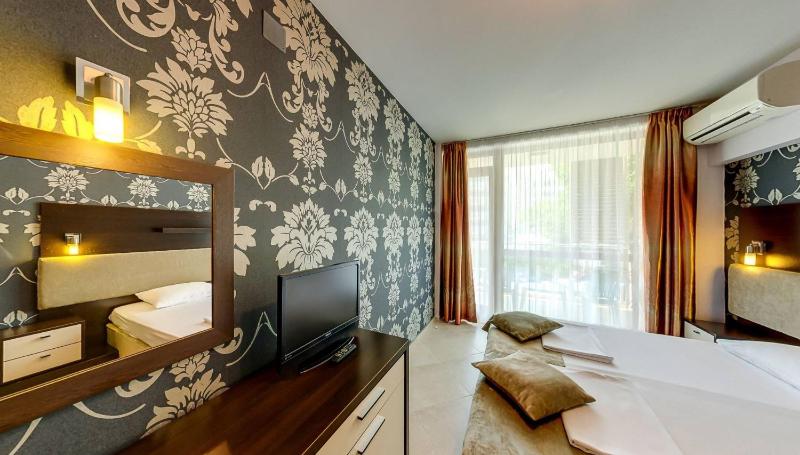Briz Beach Apartments - image 31