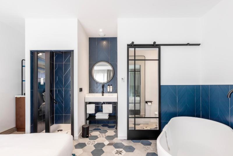 Urban Style Victoria Boutique Hotel - image 28