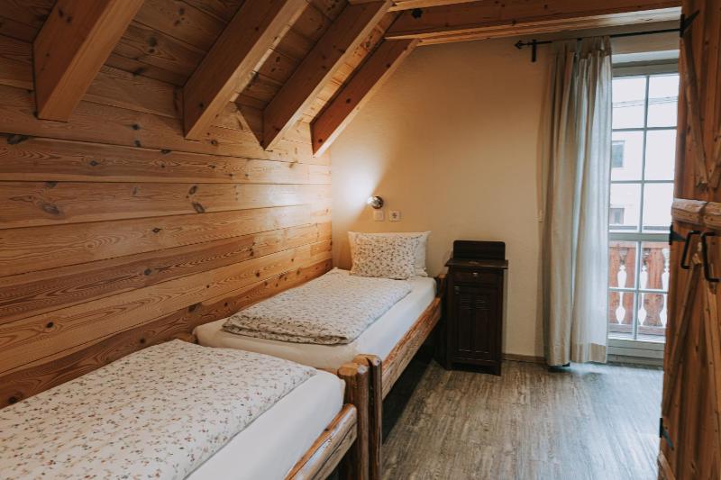 Twin Room with View image 4