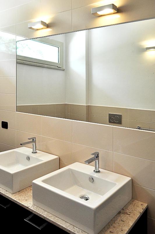 One-Bedroom Apartment image 3