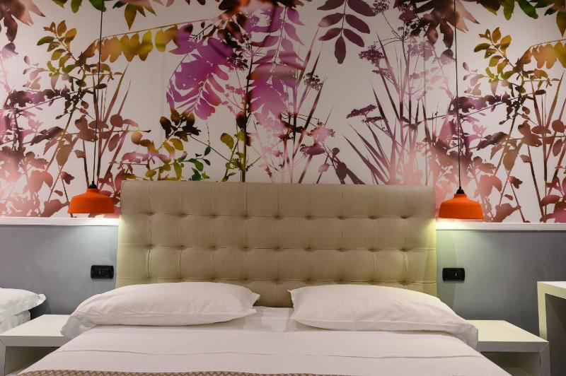 Superior Triple Room with Sea View image 4