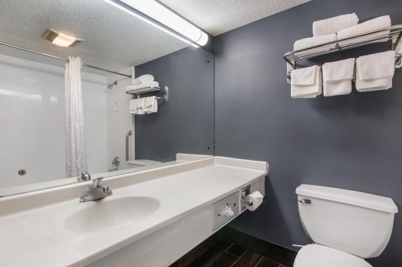 Large Single Room image 2