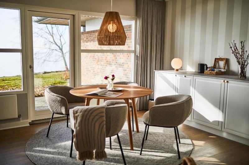 Two-Bedroom Apartment with Sea View image 1