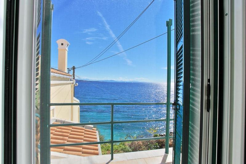 Sea Front Studio Alexandra - image 13