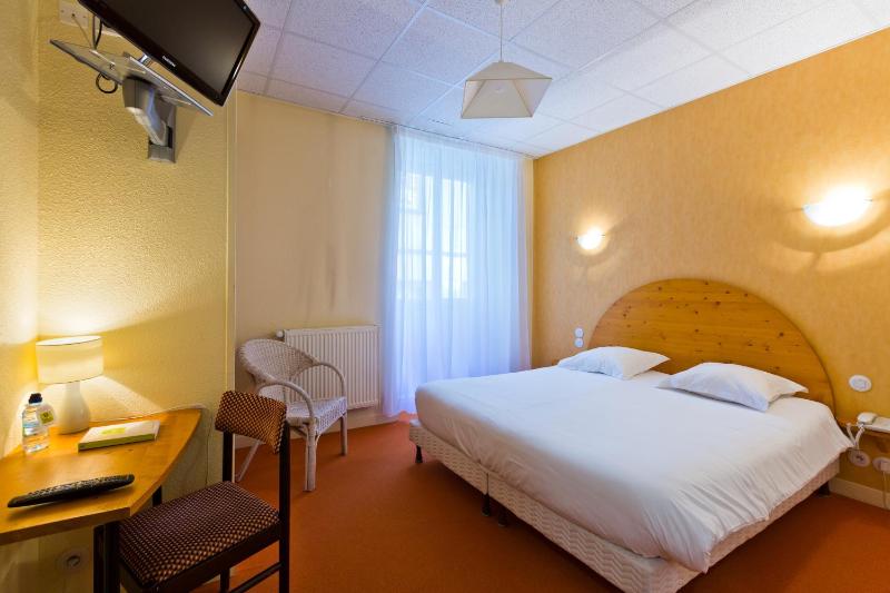 Double Room image 3