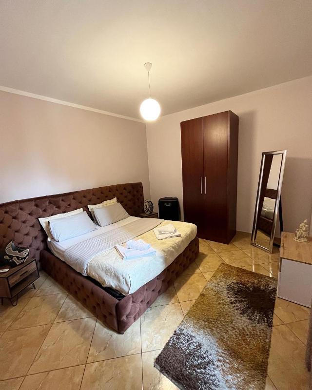 Center Apartment Easy - image 4
