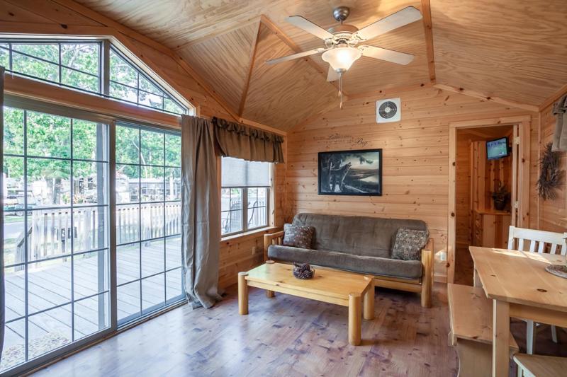 Two-Bedroom Lakefront Cottage (Pets Allowed) image 4