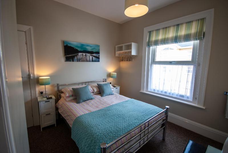 Small Double Room image 3
