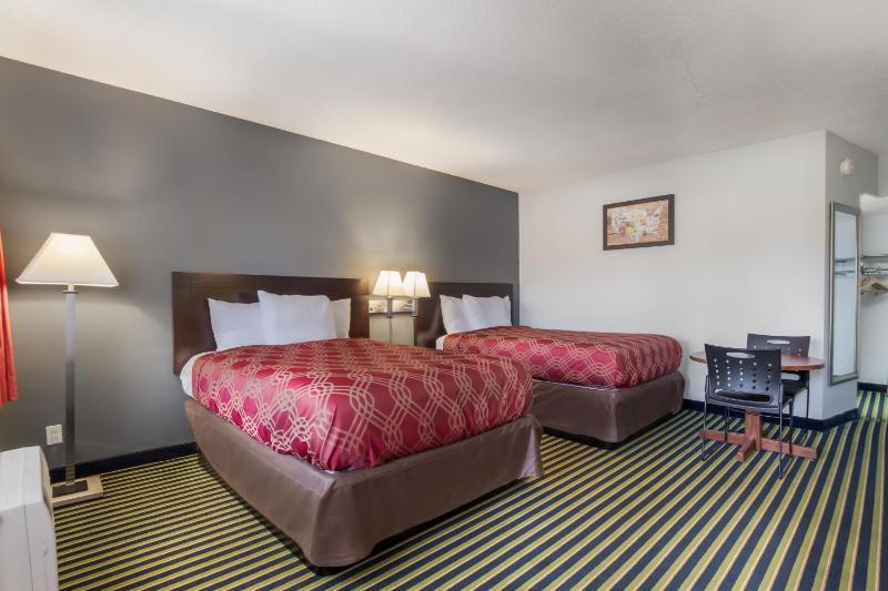 Double Room image 2