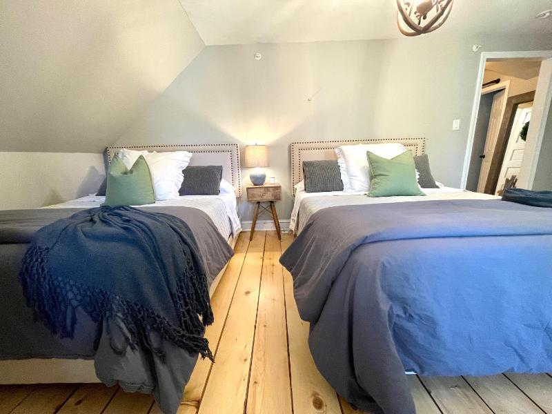 Deluxe Family Suite image 3