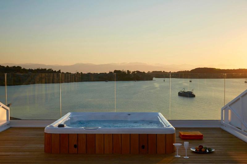 Ultra Roof Top Suite with Jetted Tub and Sea View image 1