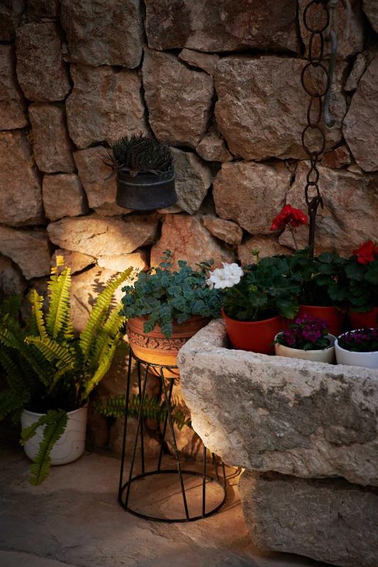 Comfort Studio Apartment with Balcony and Sea View image 4