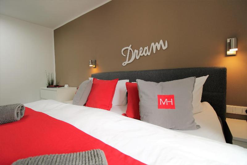 Economy Double Room image 3