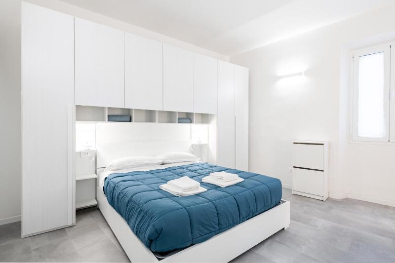 GuestHost - Viuzzo 7 - Florence White Apartment - image 1
