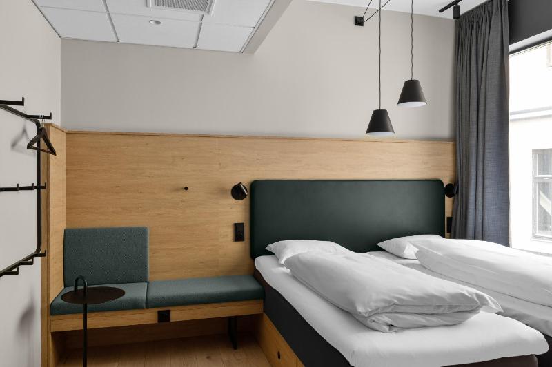 Standard Twin Room image 1