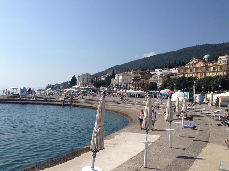 Opatija Central Studio Apartment - image 4
