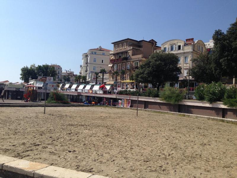 Opatija Central Studio Apartment - image 22