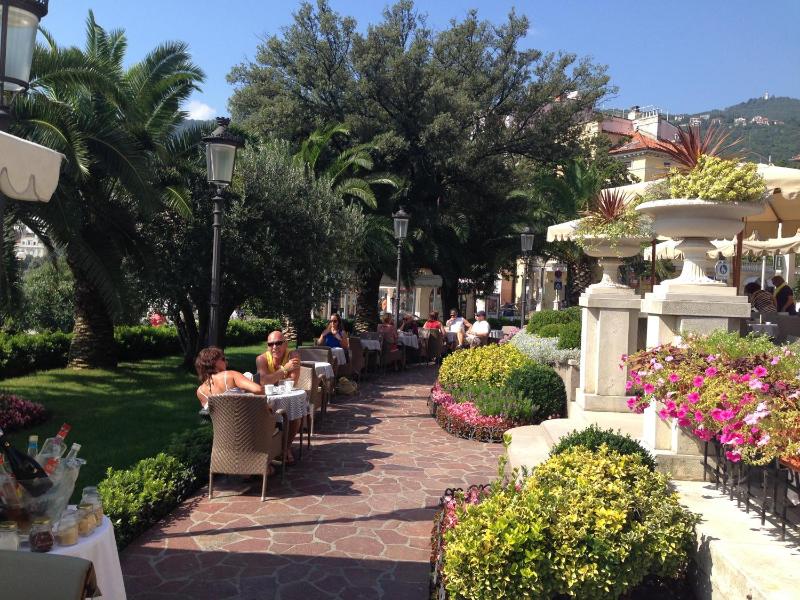 Opatija Central Studio Apartment - image 25