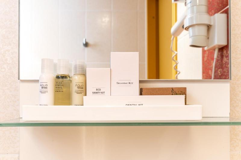 Deluxe Double Room - Attic with Free Parking image 2