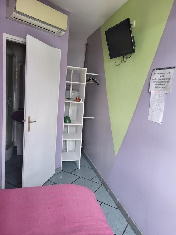 Double Room image 3