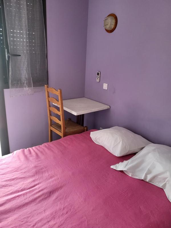 Double Room image 4