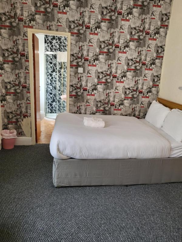 Family Room image 1