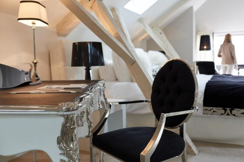 Suite Clarance image 2