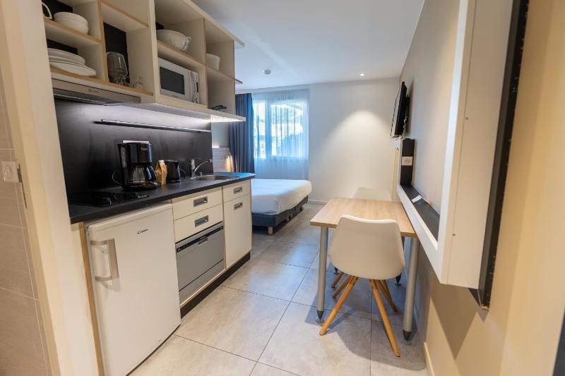 Studio Apartment image 4