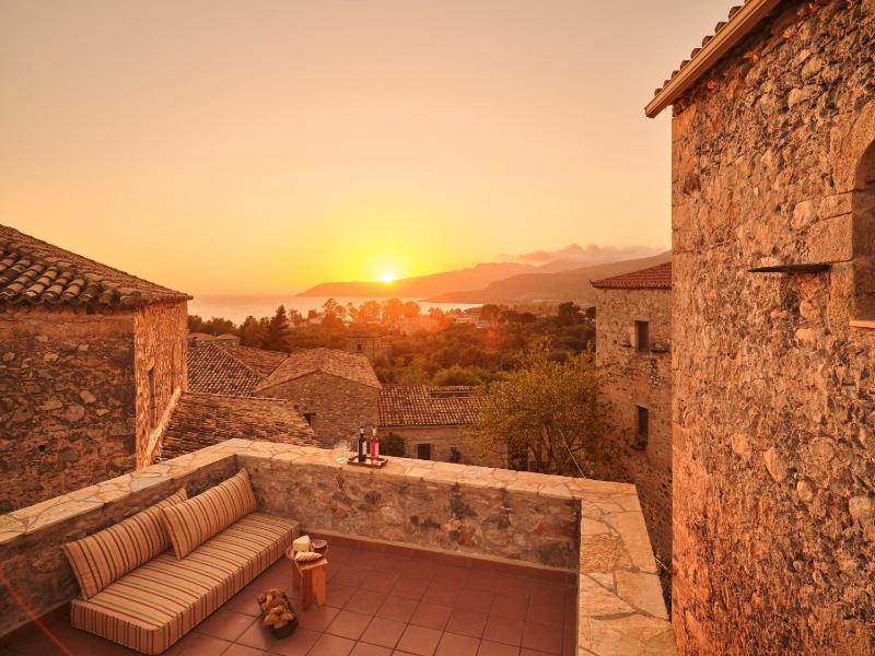 Petreas Castle Images