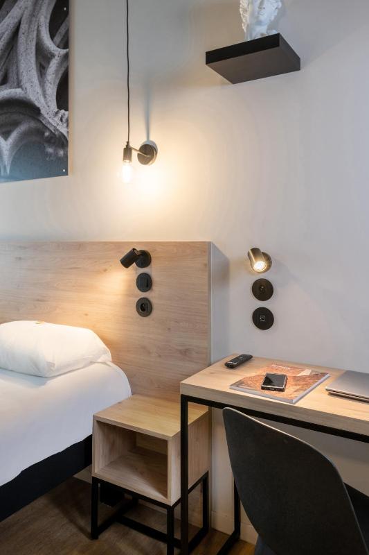 Comfort Double Room with Balcony image 4