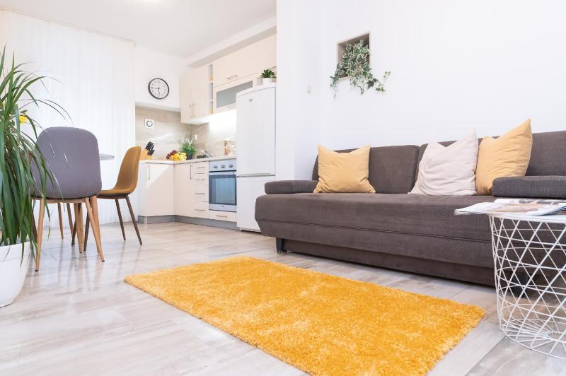 One-Bedroom Apartment image 1