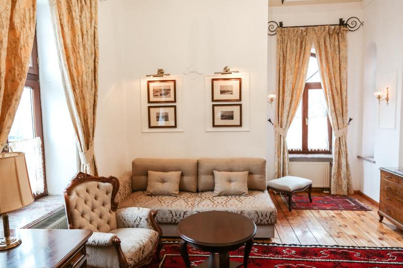 One-Bedroom Apartment image 1