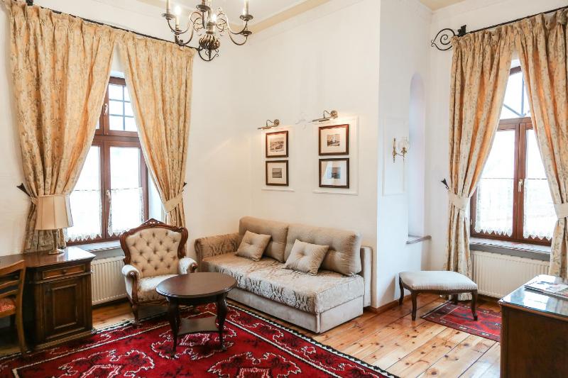 One-Bedroom Apartment image 3